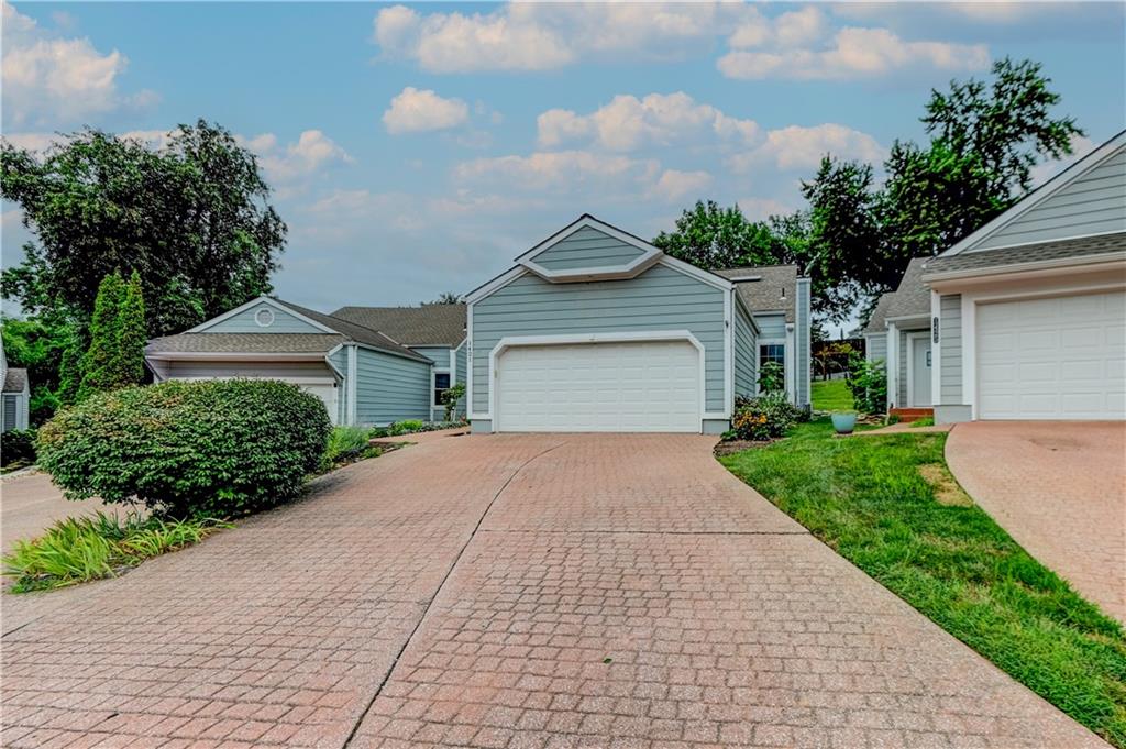 Listing Photo MLS #HMS2638926