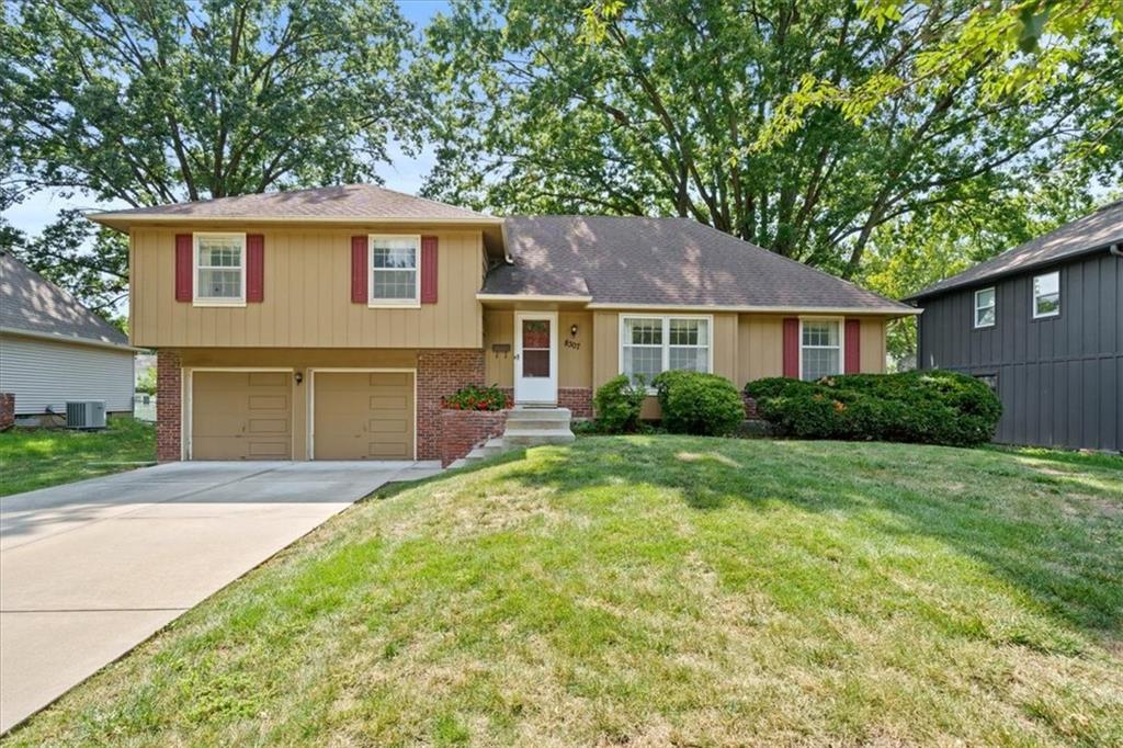 Listing Photo MLS #HMS2638977