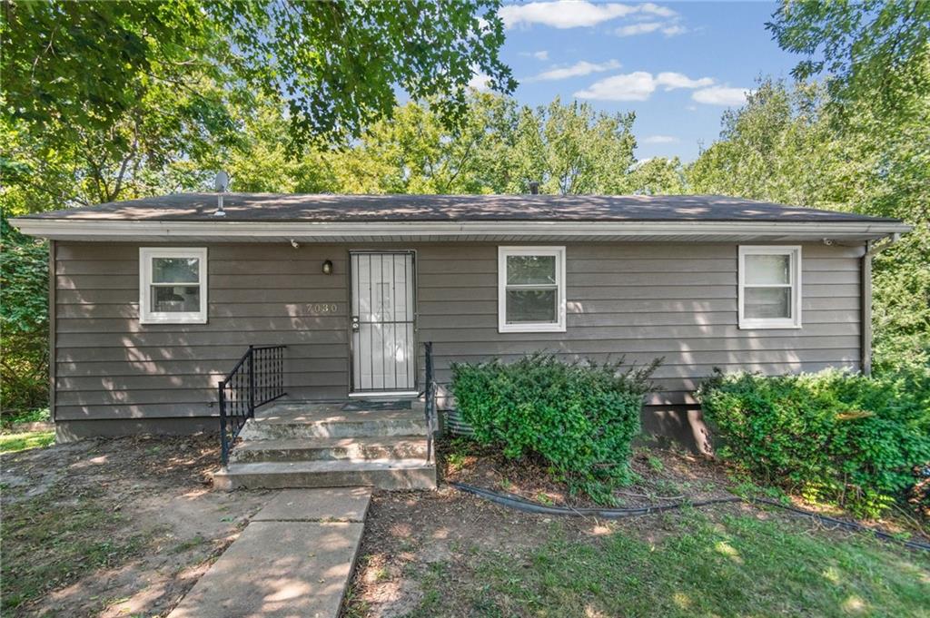 Listing Photo MLS #HMS2639395