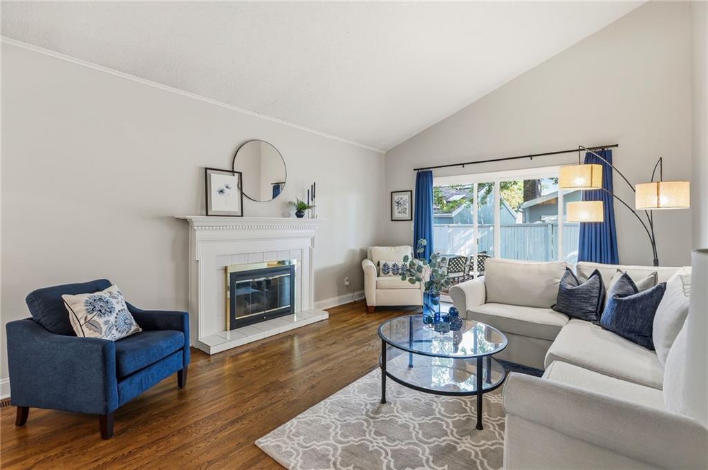 Listing Photo MLS #HMS2639649