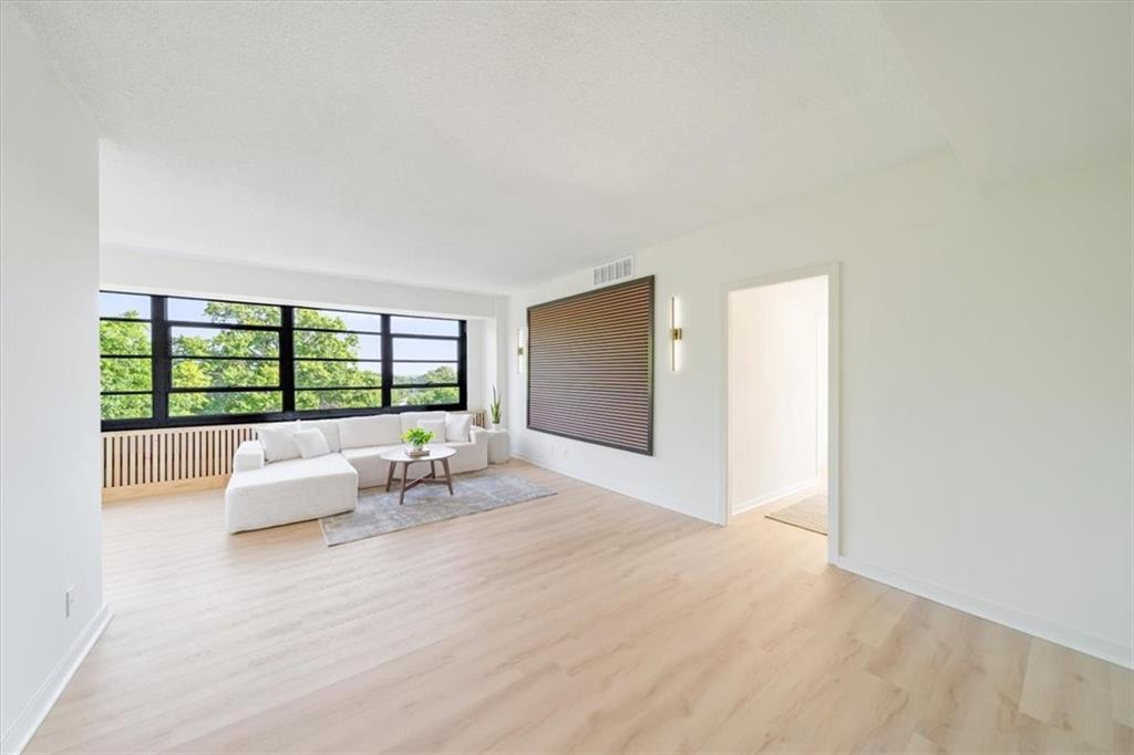 Listing Photo MLS #HMS2639728