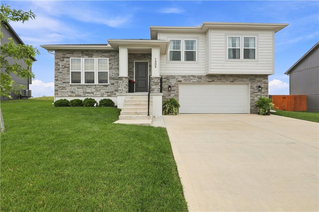 Listing Photo MLS #HMS2640539