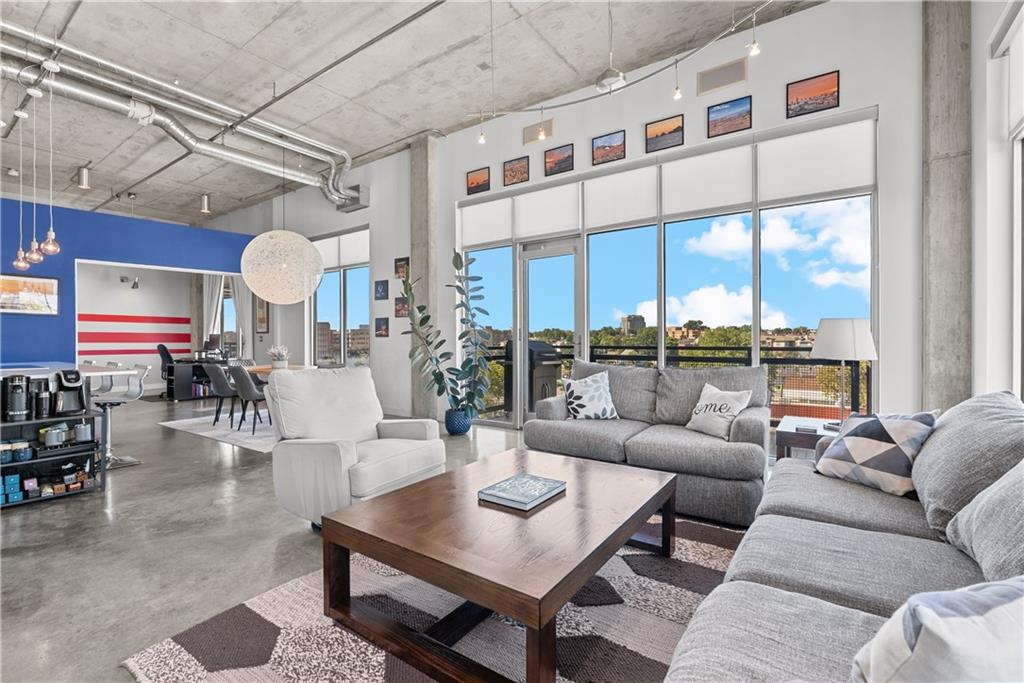 Listing Photo MLS #HMS2640580