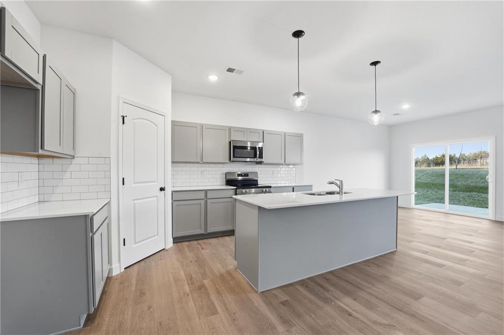 Listing Photo MLS #HMS2640898