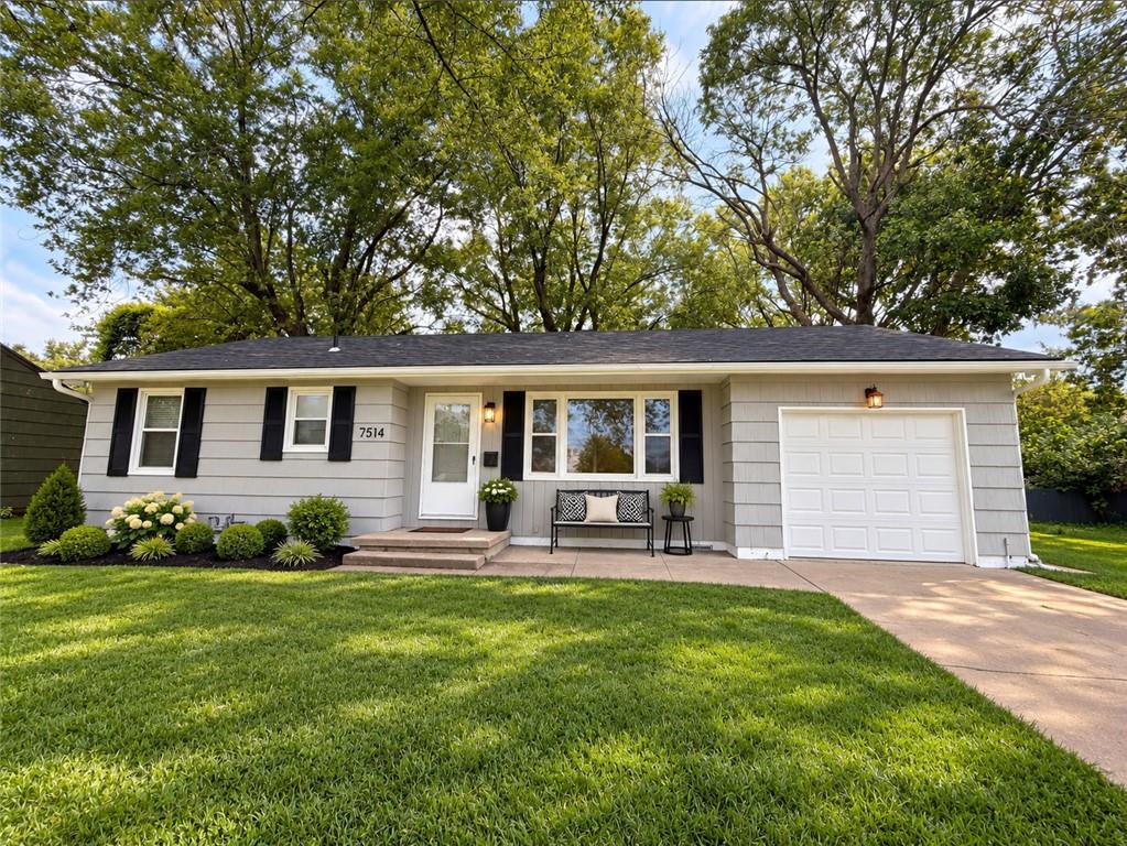 Listing Photo MLS #HMS2641421