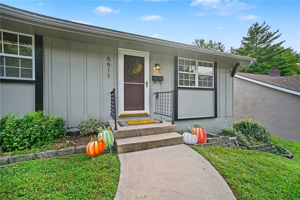 Listing Photo MLS #HMS2641927
