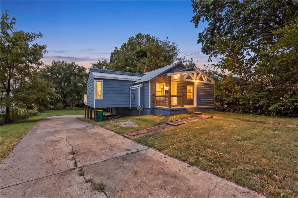 Listing Photo MLS #HMS2641929