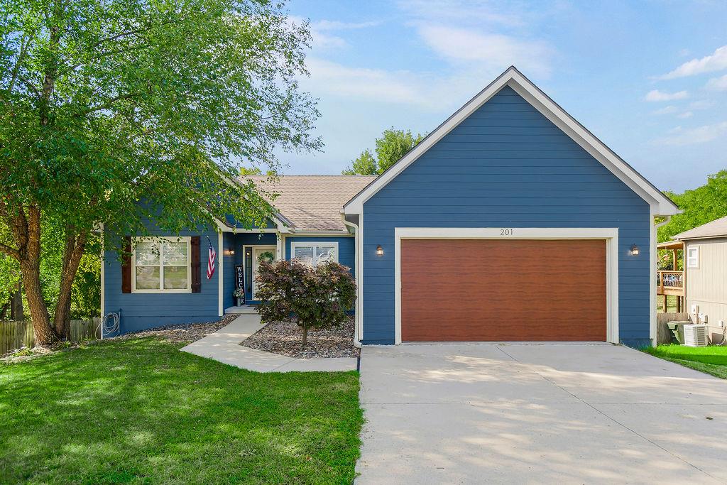 Listing Photo MLS #HMS2642007