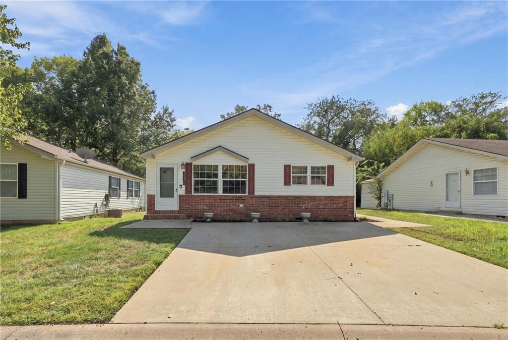 Listing Photo MLS #HMS2642922