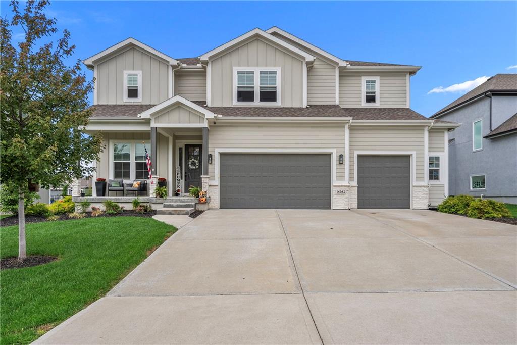 Listing Photo MLS #HMS2643015