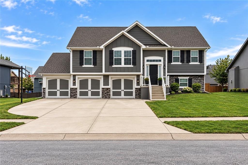 Listing Photo MLS #HMS2643426