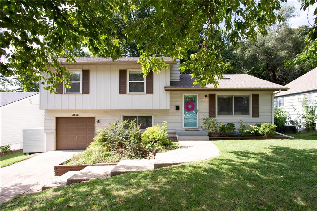 Listing Photo MLS #HMS2643795