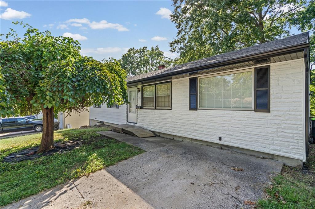 Listing Photo MLS #HMS2643894