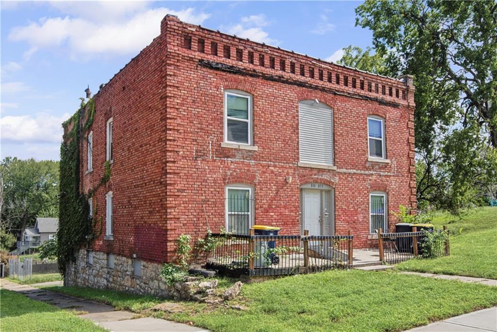 Listing Photo MLS #HMS2644041