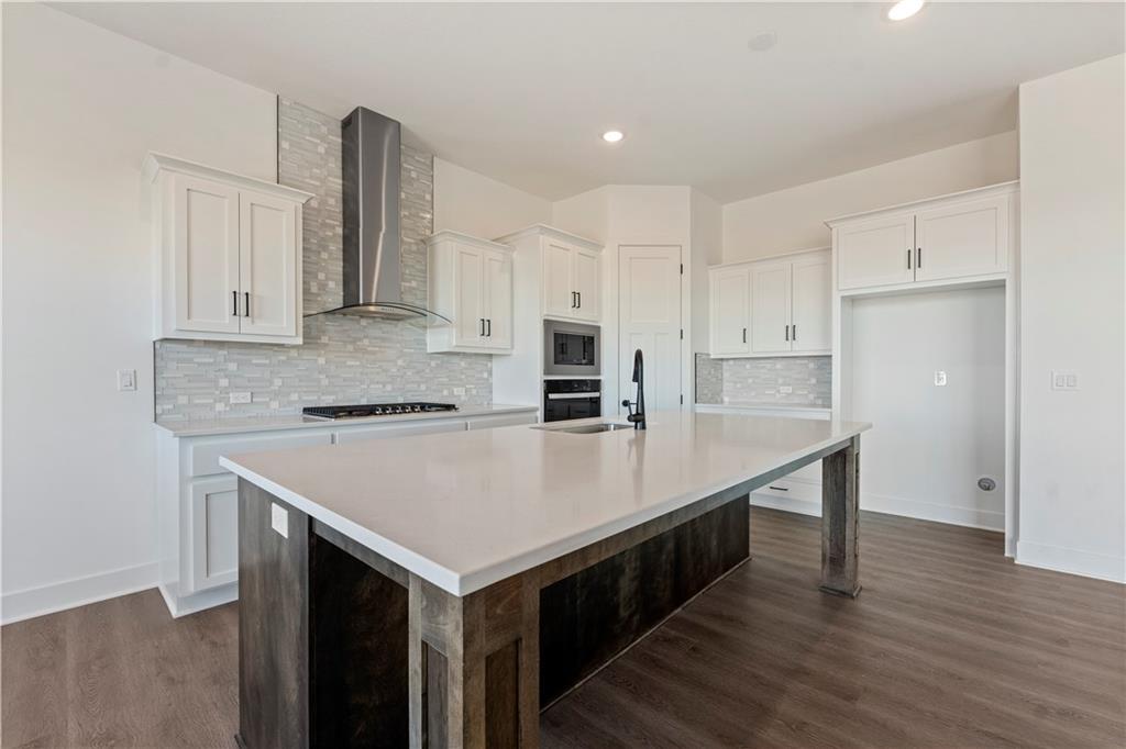 Listing Photo MLS #HMS2644126