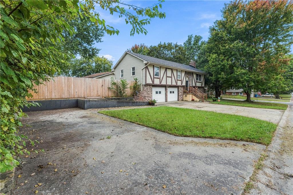 Listing Photo MLS #HMS2644361
