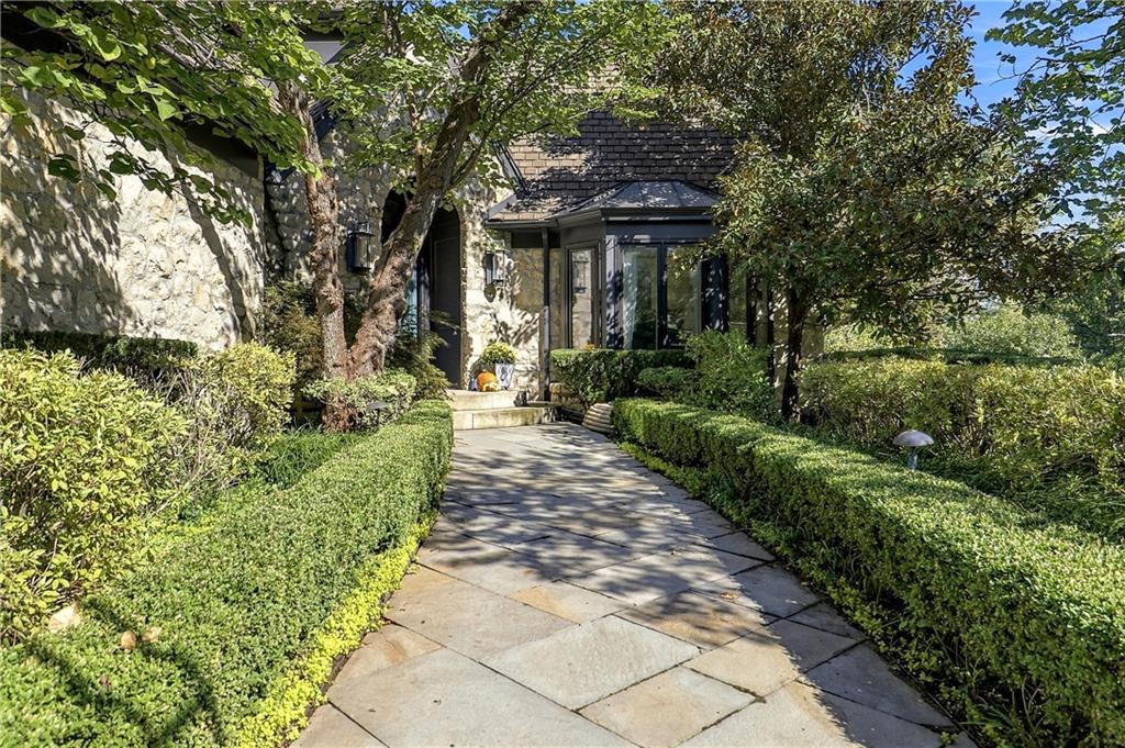 Listing Photo MLS #HMS2644592