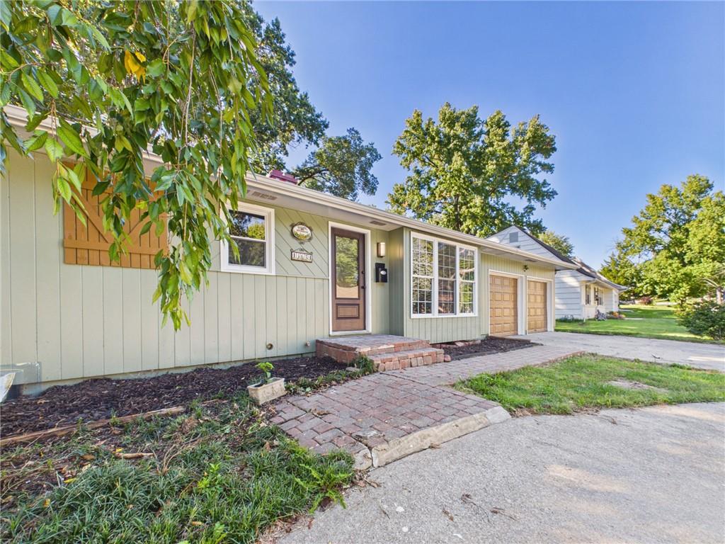 Listing Photo MLS #HMS2644881