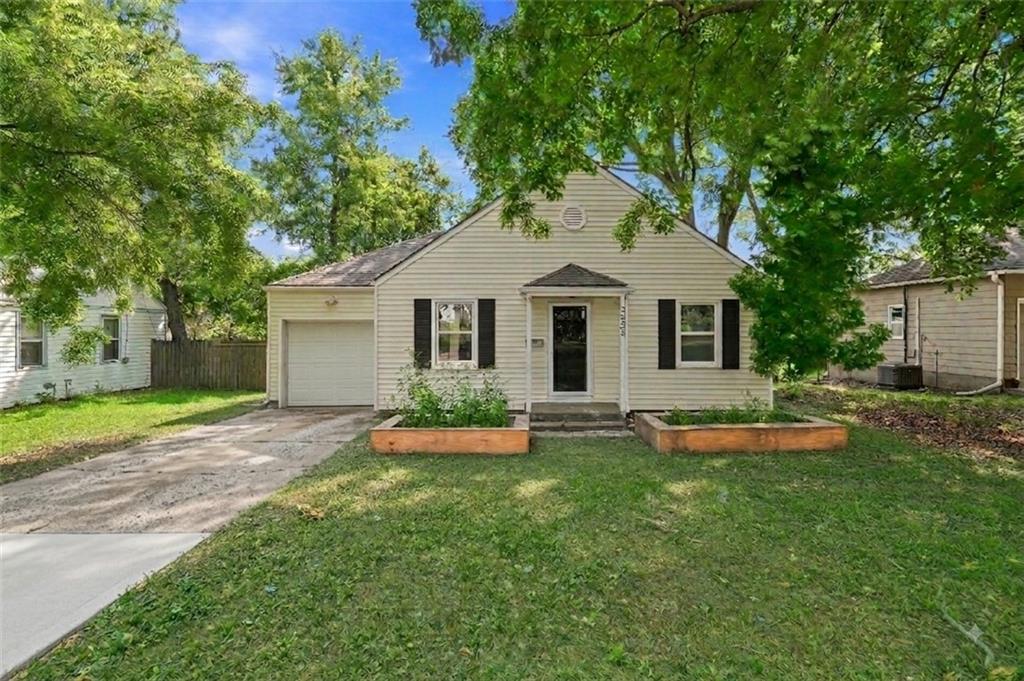 Listing Photo MLS #HMS2644906