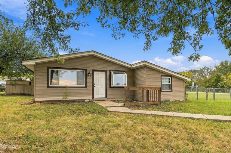 Listing Photo MLS #HMS2644993