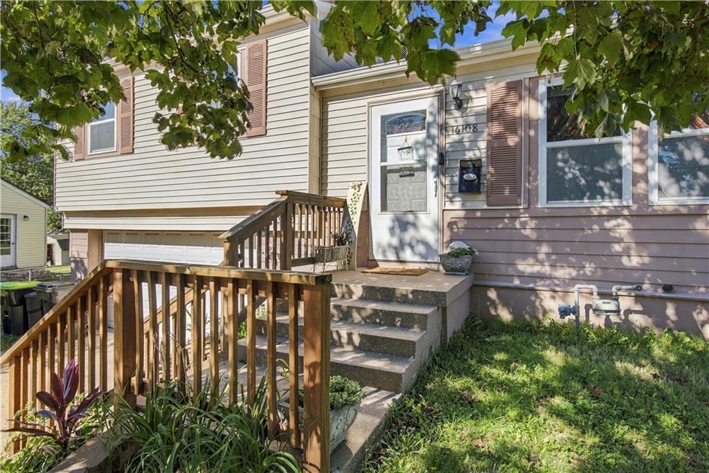 Listing Photo MLS #HMS2645511