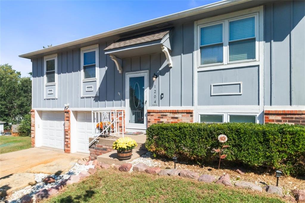 Listing Photo MLS #HMS2646636