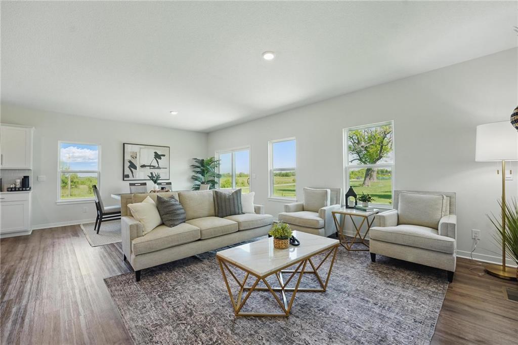Listing Photo MLS #HMS2647154