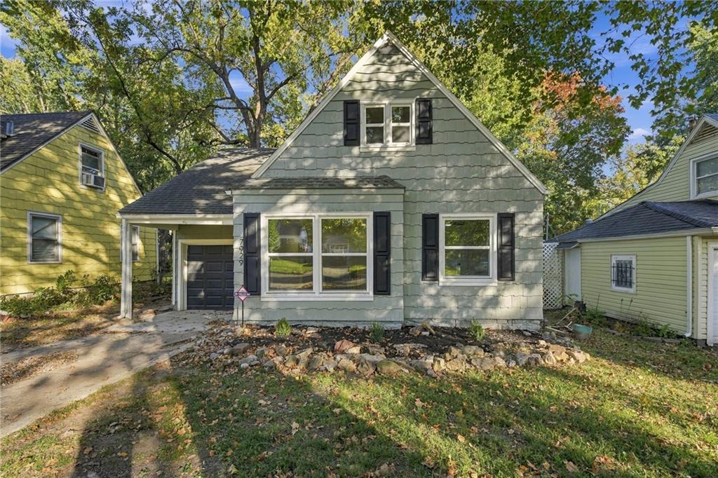 Listing Photo MLS #HMS2648012
