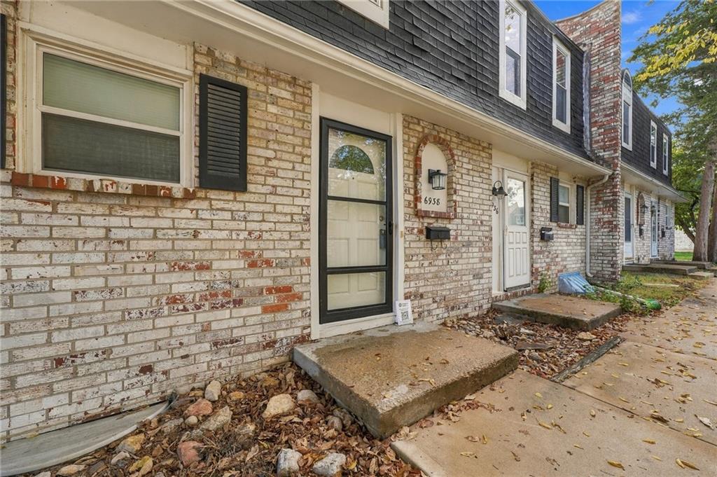 Listing Photo MLS #HMS2649379