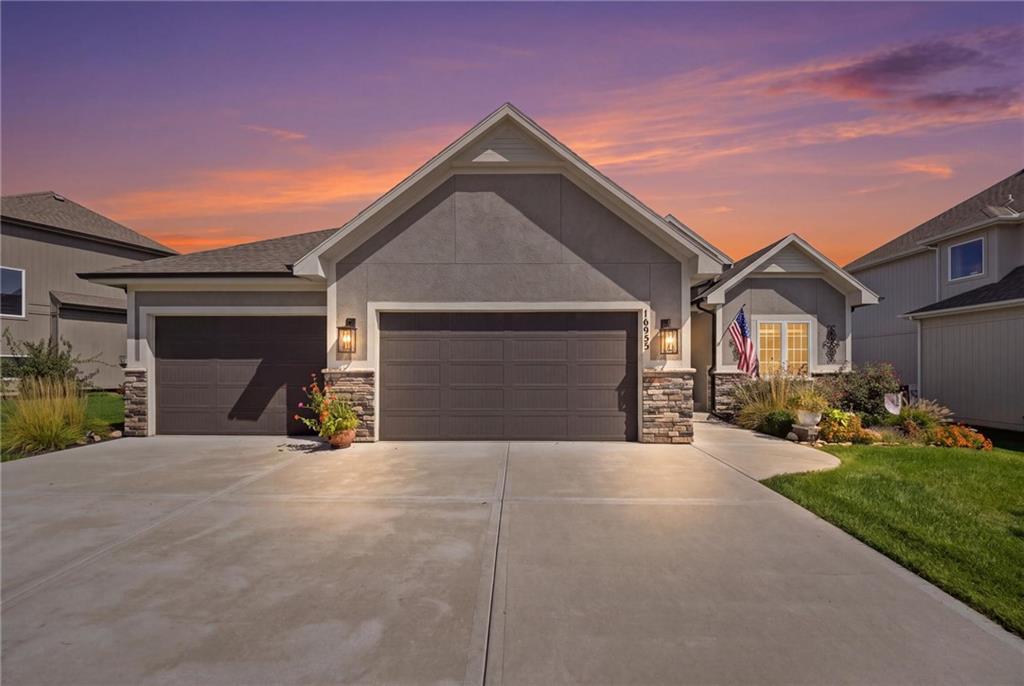 Listing Photo MLS #HMS2649616