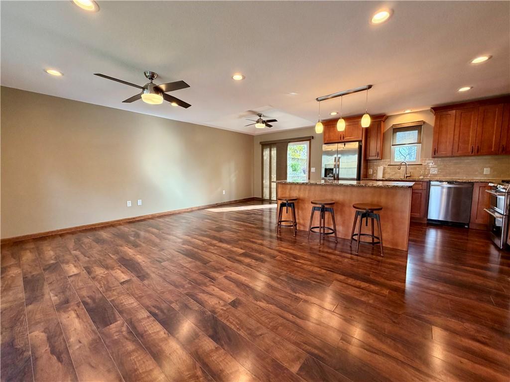 Listing Photo MLS #HMS2649703